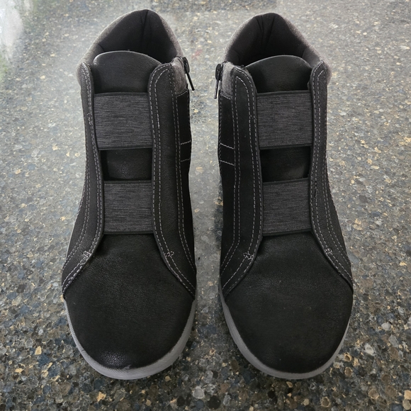Clarks Shoes - Clarks Adella Bend Cloudsteppers Black Ankle Boots